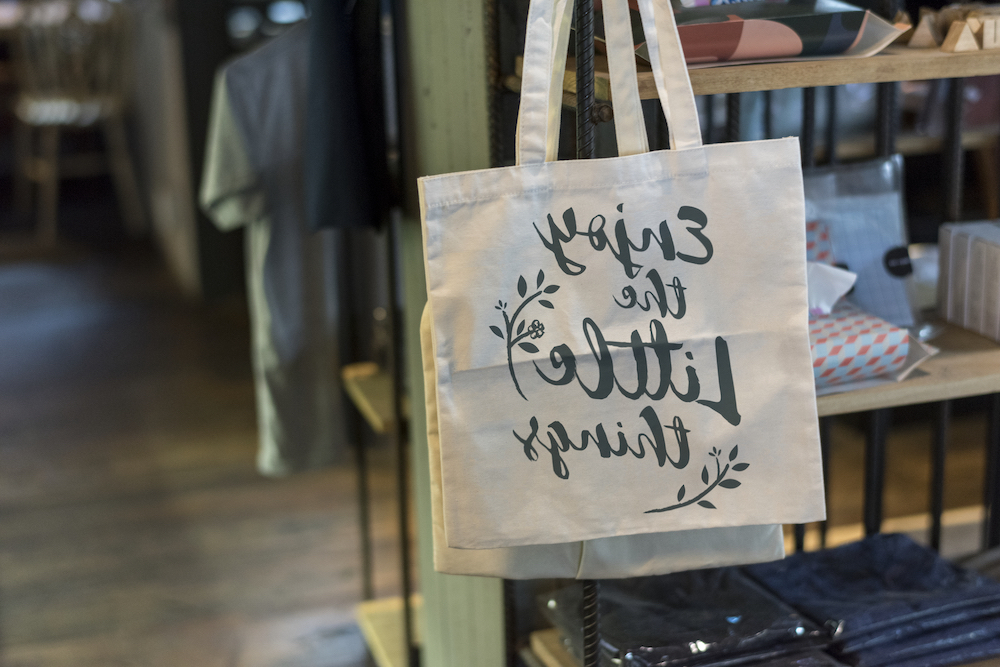 Tote,Bag,With,The,Phrase,"enjoy,The,Little,Things"