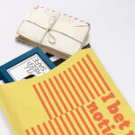 Envelopes coloridos de "Plástico"